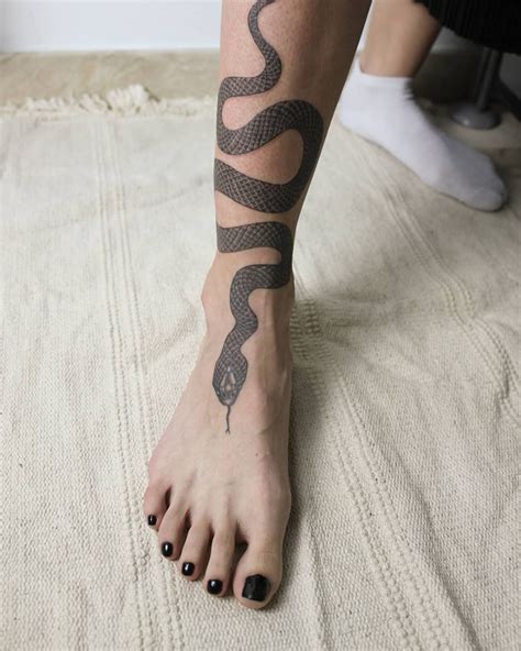 snake shin tattoo|85 Mind